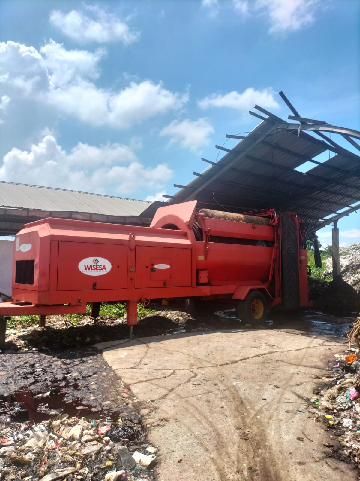 Mesin RDF di TPA Peh Jembrana yang mengalami kendala operasional setelah mulai beroperasi pada Juli 2024.