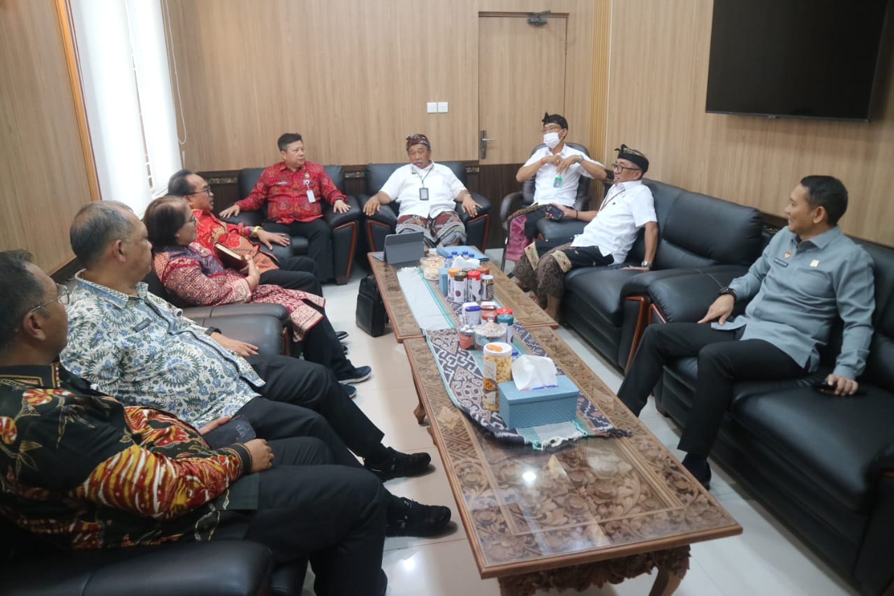 Kunjungan kerja Kemenko Kumham Imipas ke Pengadilan Tinggi Denpasar dalam upaya memperkuat kebijakan keadilan restoratif di Bali.