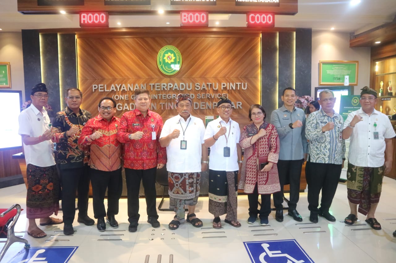 Bali Ministry of Law strengthens restorative justice policy with a visit to Denpasar High Court.
