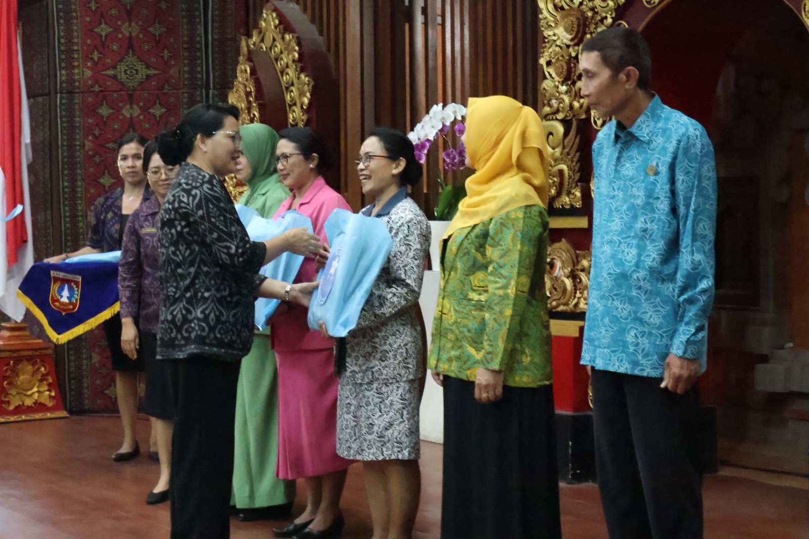 Pelantikan Ketua GOW dan Forum PUSPA Karangasem bersama Ny. Seniasih Giri Prasta.