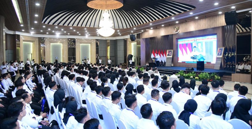 Wamenkum Edward Omar Sharif Hiariej memberikan kuliah umum kepada CPNS Kemenkumham 2024.