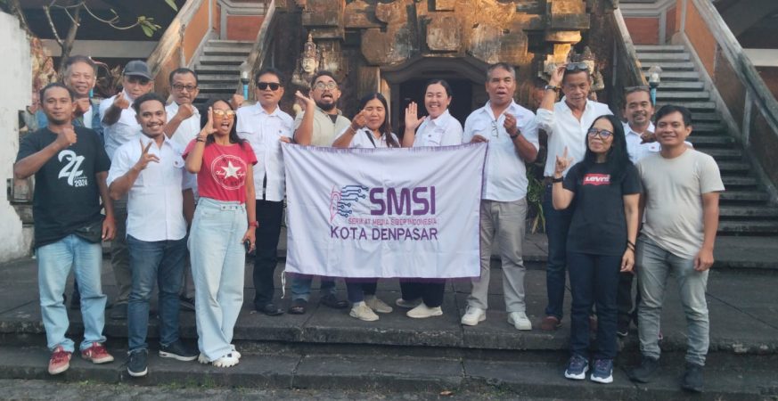 Foto bersama Ketua SMSI Bali bersama jajaran pengurus dan anggota SMSI Denpasar usai Rapat Kerja, Selasa 3 Juni 2025.
