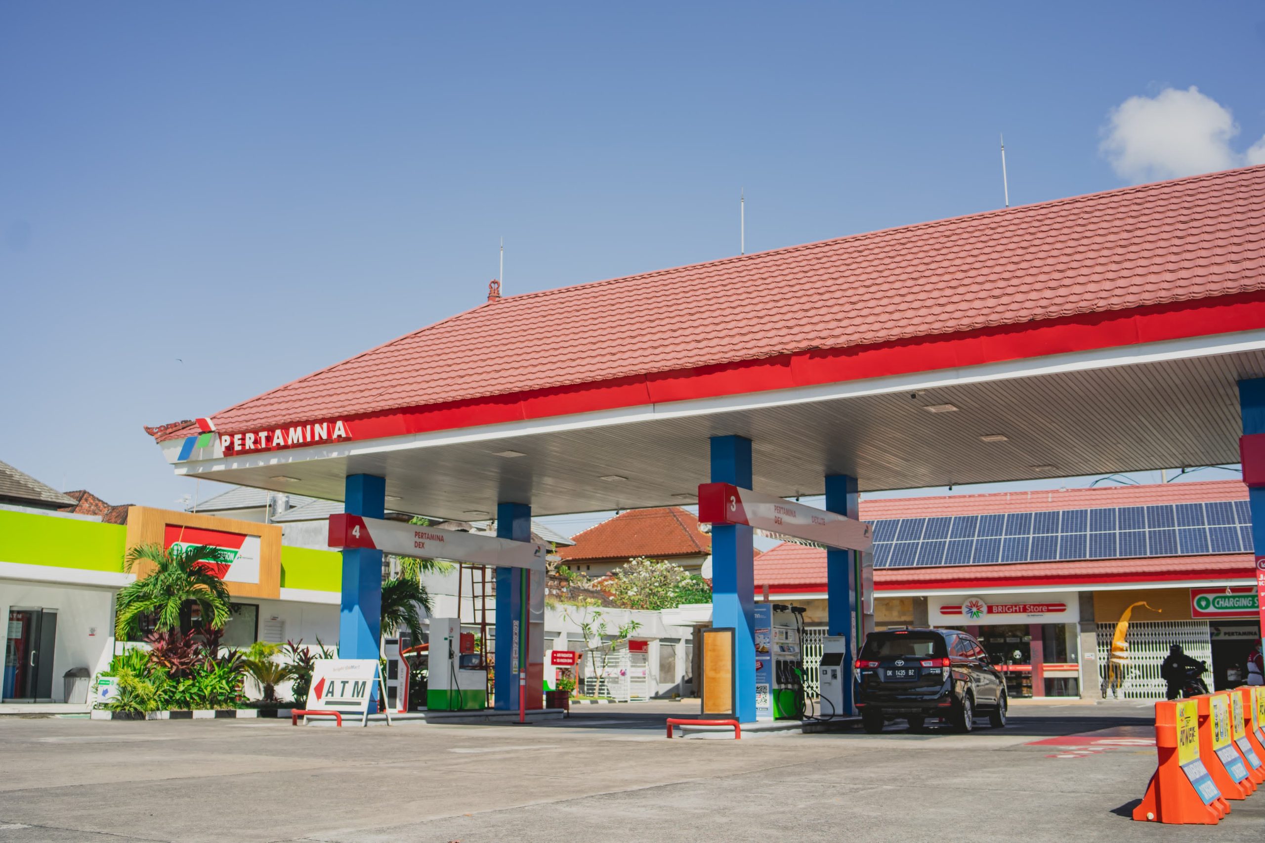 Layanan Pertamina Bali untuk perbaikan kendaraan akibat masalah BBM, termasuk helpdesk dan bengkel rekanan.