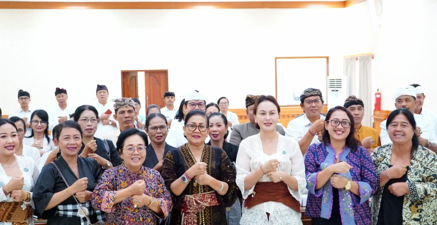 Sosialisasi pengelolaan sampah berbasis sumber di Badung oleh Duta PSBS PADAS.