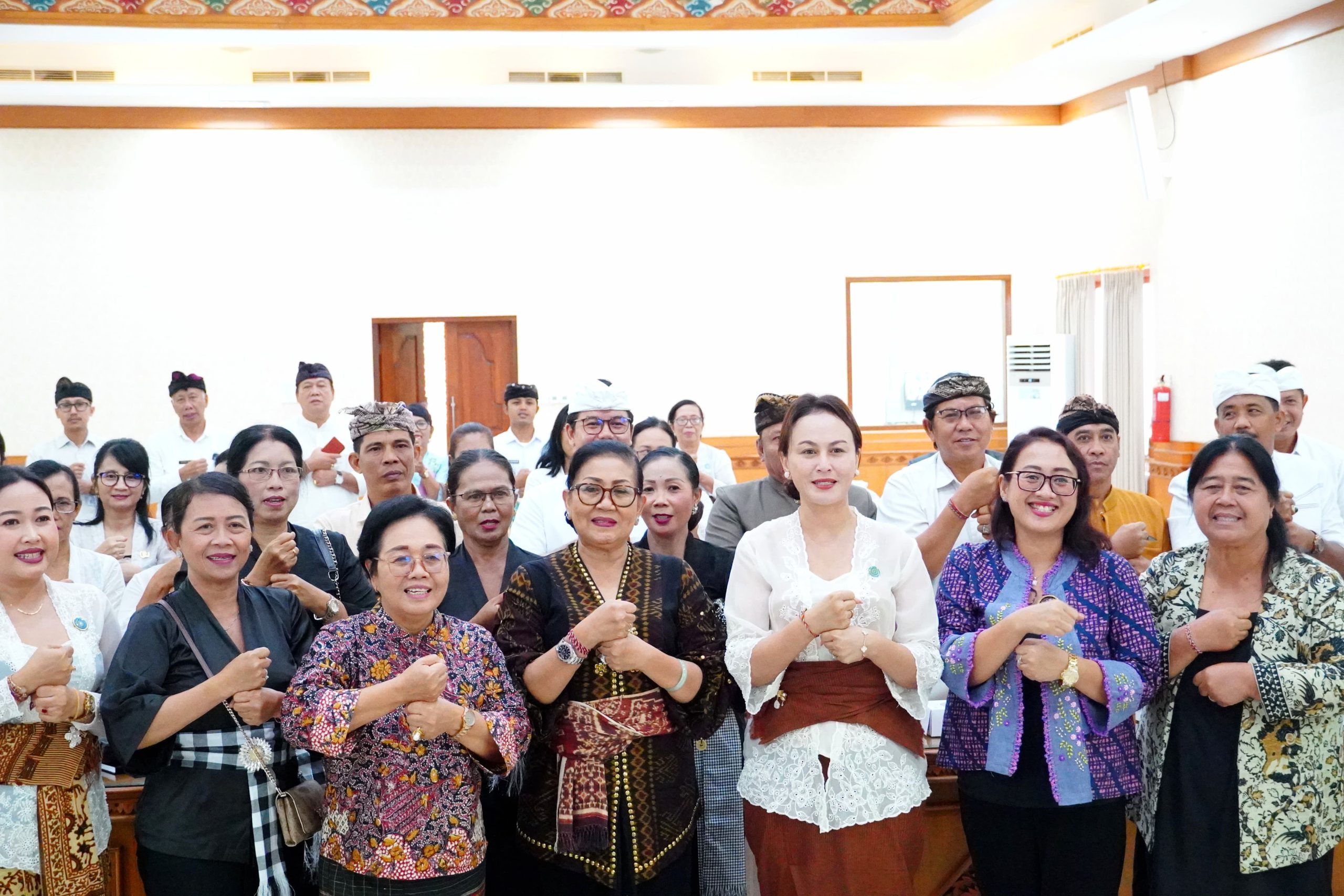 Sosialisasi pengelolaan sampah berbasis sumber di Badung oleh Duta PSBS PADAS.