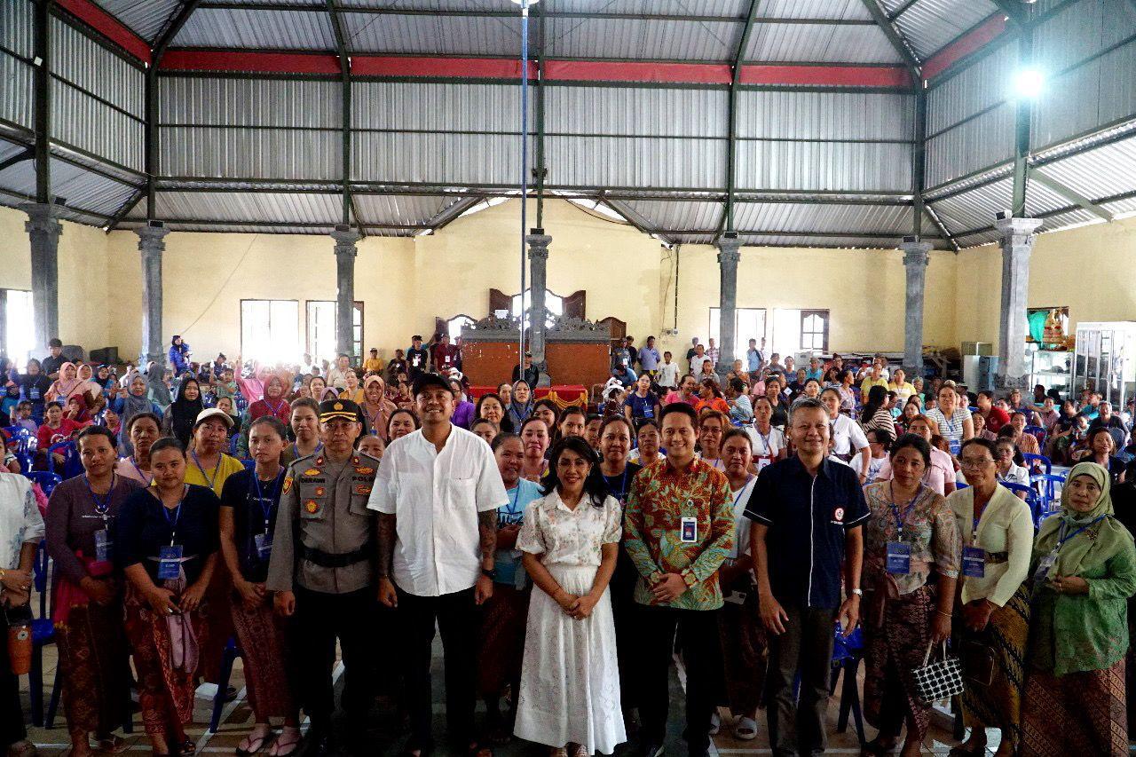 Sosialisasi program Makan Bergizi Gratis oleh DPR RI dan Badan Gizi Nasional di GOR Patas Gilimanuk Buleleng
