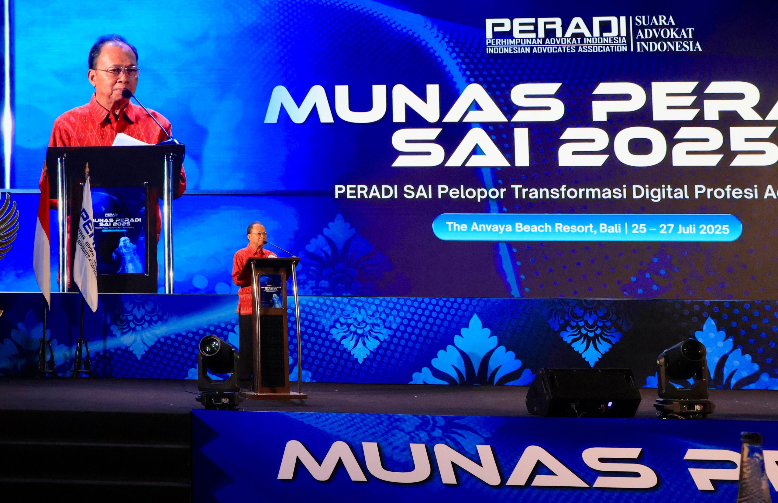 Gubernur Wayan Koster usulkan program Satu Desa Satu Advokat dalam Munas Peradi SAI 2025 di Bali.