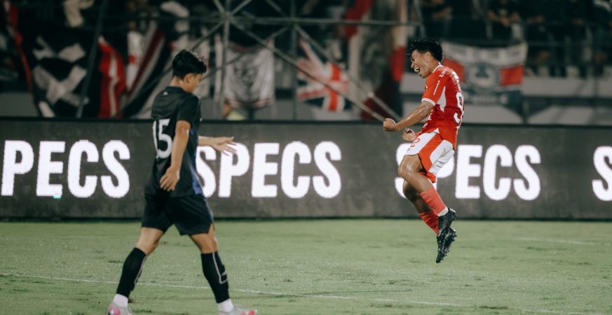 Reyner Barusu cetak gol debut untuk Bali United di Stadion Dipta.