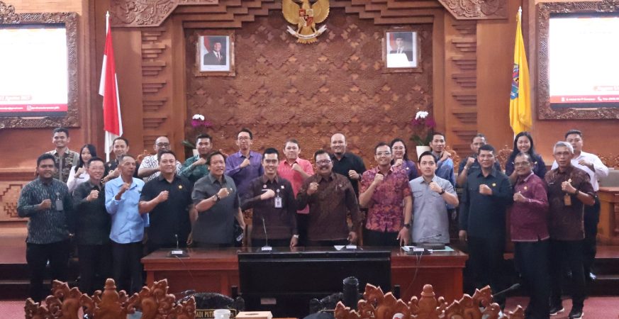 Rapat pengharmonisasian Raperda DPRD Kota Denpasar oleh Kanwil Kemenkum Bali di Sekretariat DPRD Denpasar.