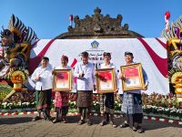 PT BPR Bank Kertiawan rayakan HUT ke-31 dengan Reward Trip dan CSR