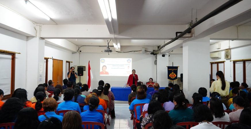 Putri Koster ajak umat Katolik dan WKRI pilah sampah sejak rumah di Denpasar