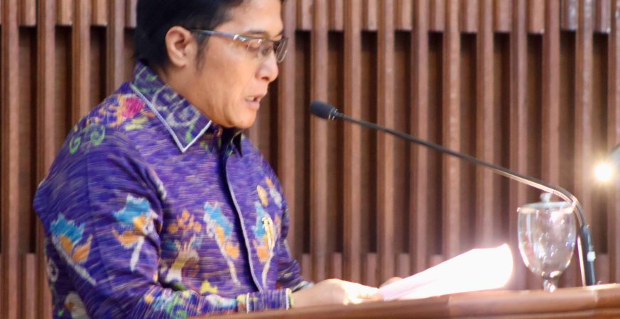 Giri Prasta dukung Raperda Angkutan Sewa Khusus Pariwisata berbasis aplikasi di Bali.