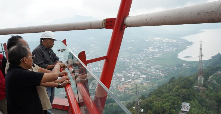 Pembangunan Turyapada Tower Bali Utara sebagai destinasi wisata modern dengan panorama laut, bukit, hutan, dan danau.