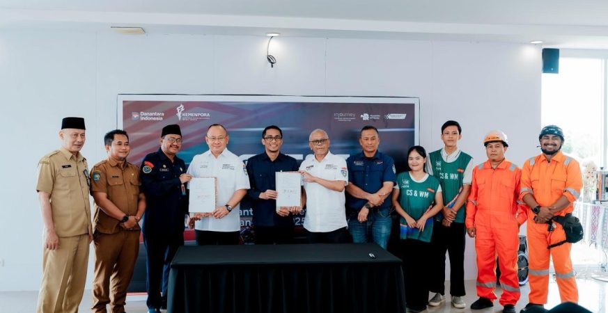 Penandatanganan kerja sama perlindungan BPJS Ketenagakerjaan bagi 2.073 volunteer event di Sirkuit Mandalika 2025.
