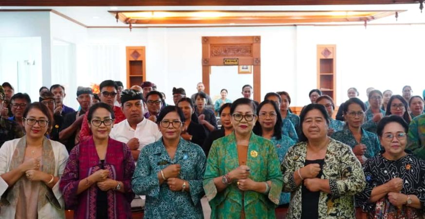 Camat Baturiti dukung program PSBS dengan penerapan teba modern di desa adat dan desa dinas.