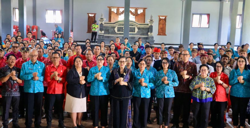 Sosialisasi PSBS PADAS di Tabanan untuk mendorong pengelolaan sampah berbasis sumber dan pembatasan plastik sekali pakai.