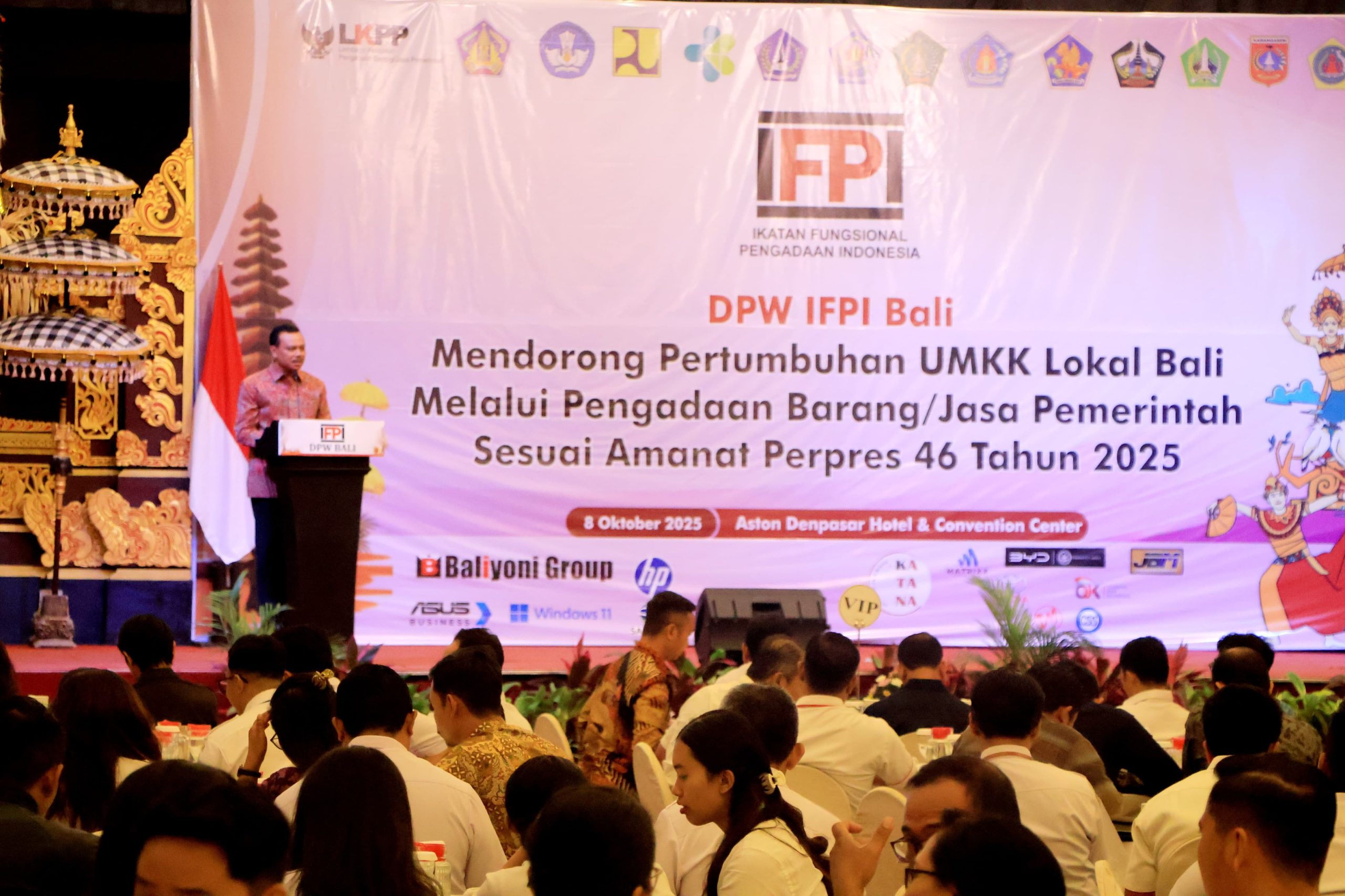 Sekda Dewa Made Indra membuka Seminar Pengadaan Barang/Jasa DPW IFPI Bali di Denpasar dan menegaskan pentingnya integritas dalam proses pengadaan pemerintah.