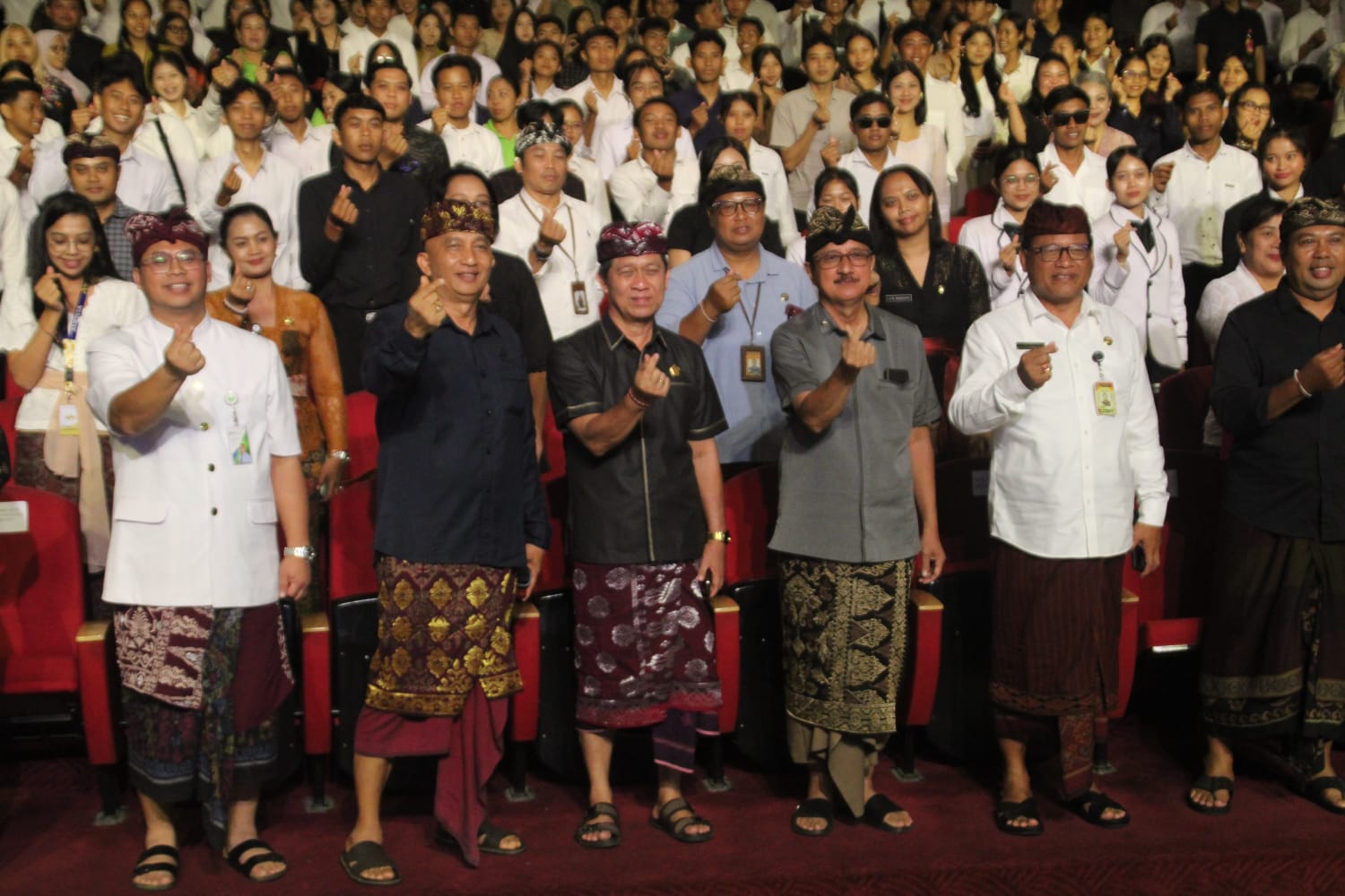 Bursa Kerja dan Edukasi Vokasi Nasional 2025 dibuka di Denpasar dengan antusiasme peserta pencari kerja.