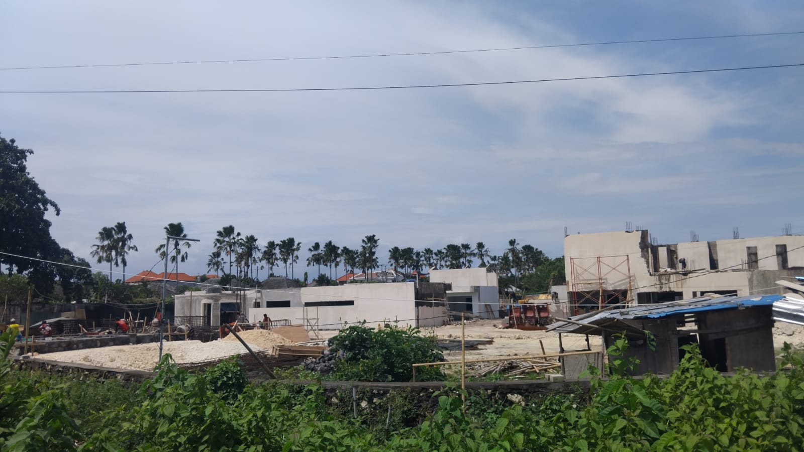 Pembangunan vila WNA Australia tanpa izin di Kerobokan Kelod Badung.