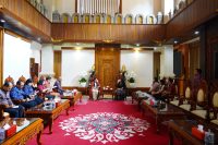 Putri Koster Apresiasi Pementasan Jaratkaru di Bulan Bahasa Bali 2026